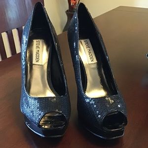 👠👠👠Gorgeous sequence heels. Pre loved.👠👠👠